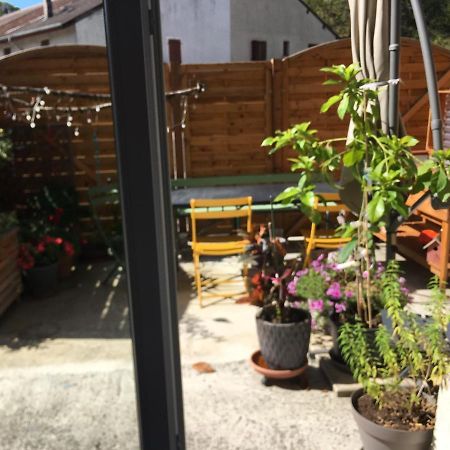 Plein Pied Village Montrond  Exterior foto