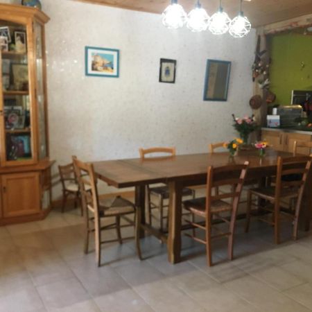 Plein Pied Village Montrond  Exterior foto